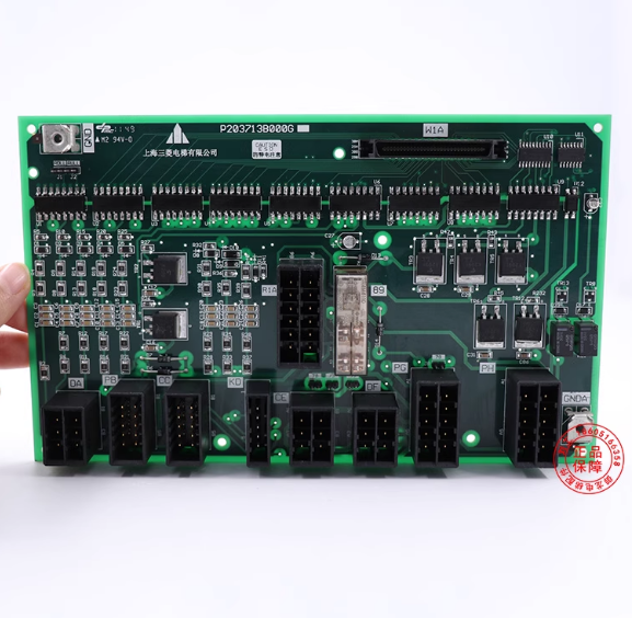 三菱凌云电梯接口板